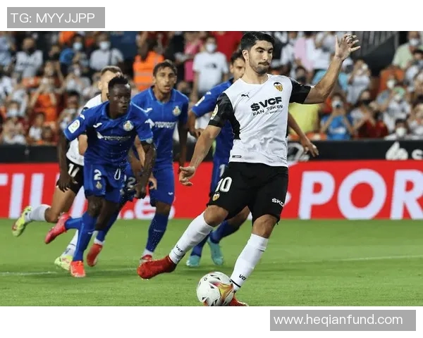 塞维利亚续约关键中场恩-纳西里，球迷安心球队未失核心